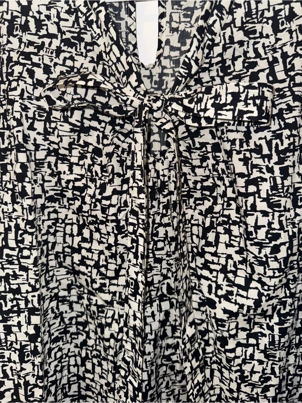 Kate Spade New York Black & White Tie-Neck Printed Blouse Size 10/Med